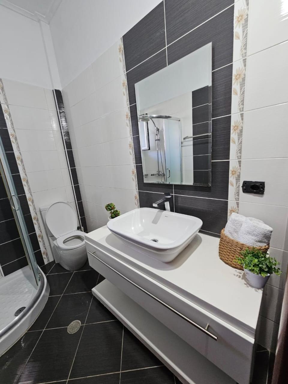 Leon Sea View Apartment Σαράντα Εξωτερικό φωτογραφία